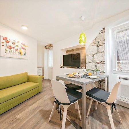Mariva Downtown Apartment With Free Parking 罗维尼 外观 照片