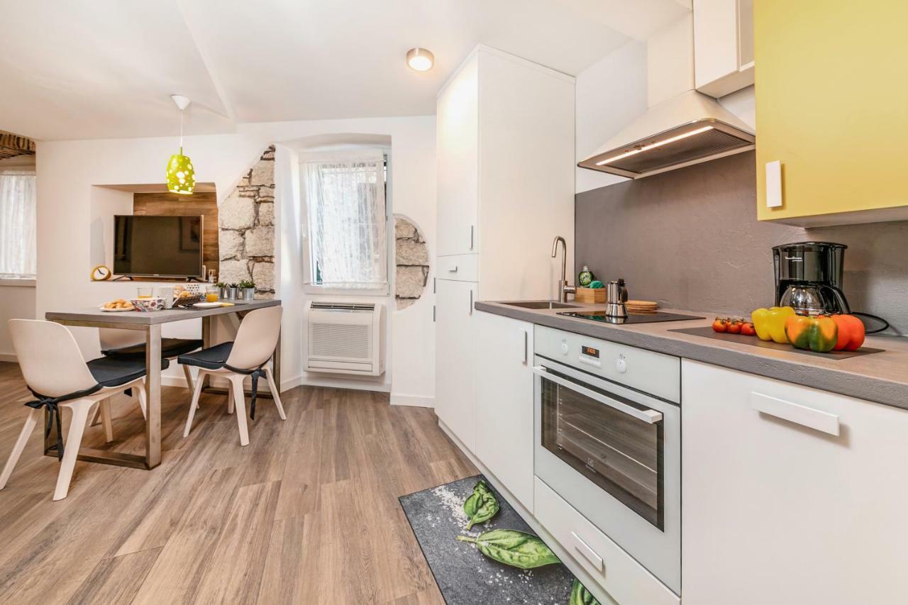 Mariva Downtown Apartment With Free Parking 罗维尼 外观 照片