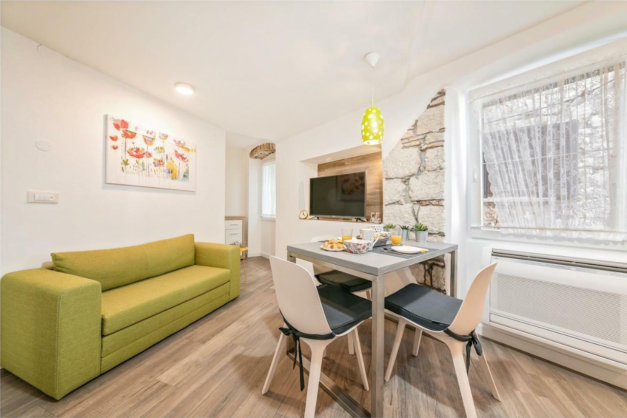 Mariva Downtown Apartment With Free Parking 罗维尼 外观 照片
