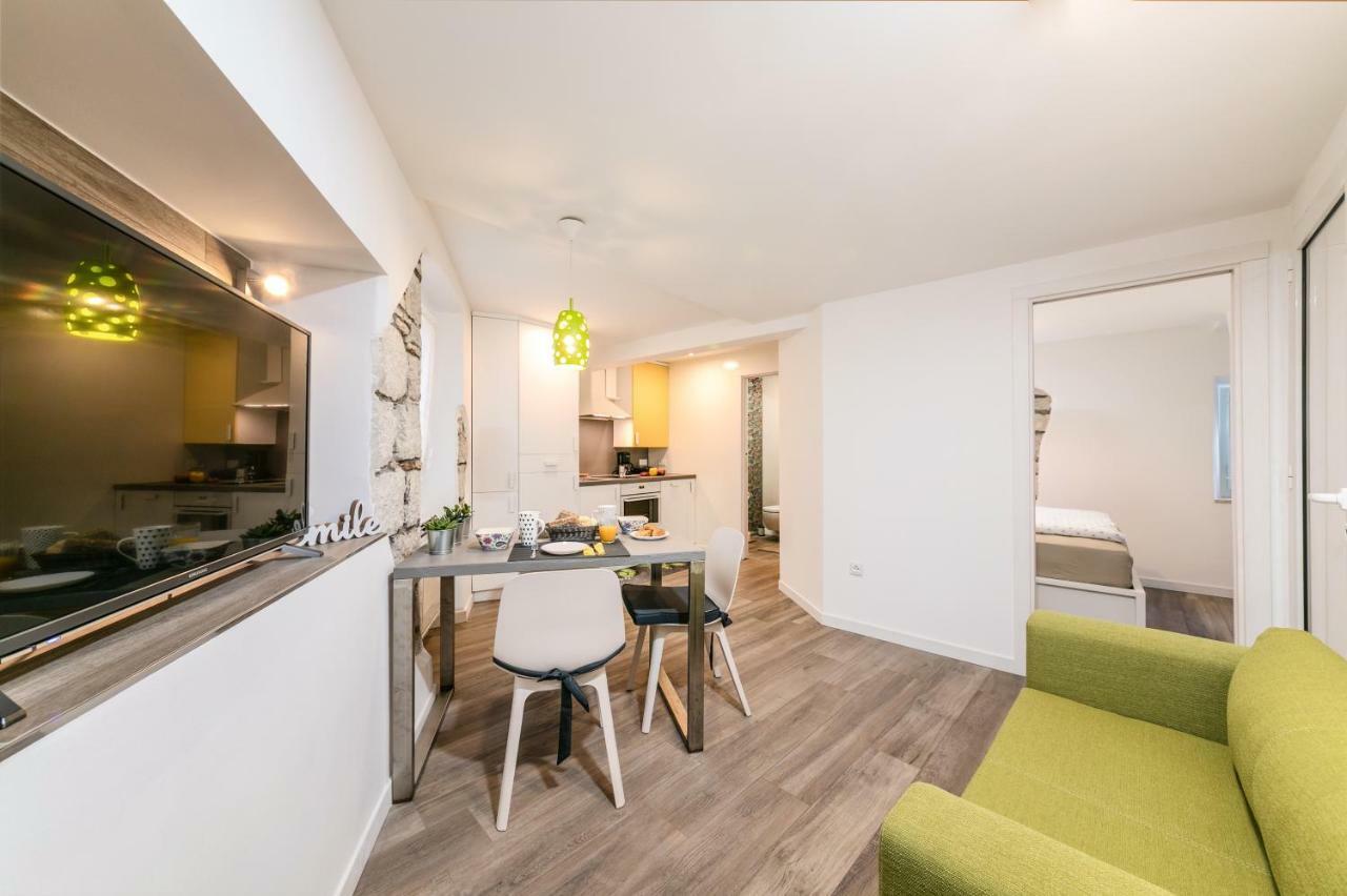 Mariva Downtown Apartment With Free Parking 罗维尼 外观 照片